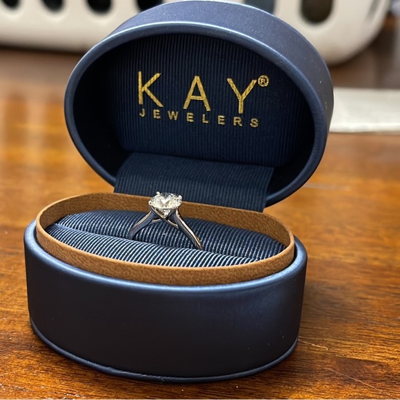 Kay jewelers diamond engagement ring - Picture 1 of 5